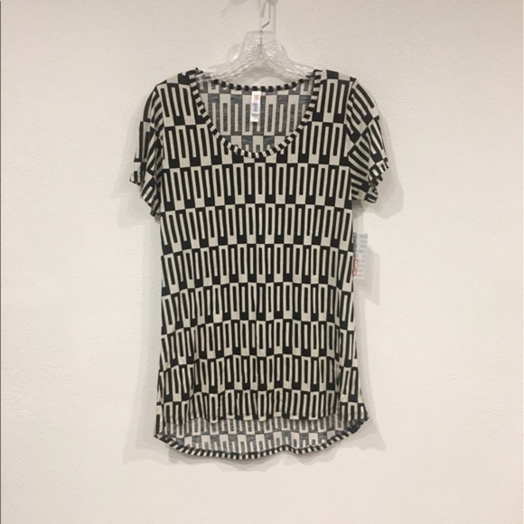 NWT LuLaRoe Geometric Classic Tee Size XS - Picture 1 of 3